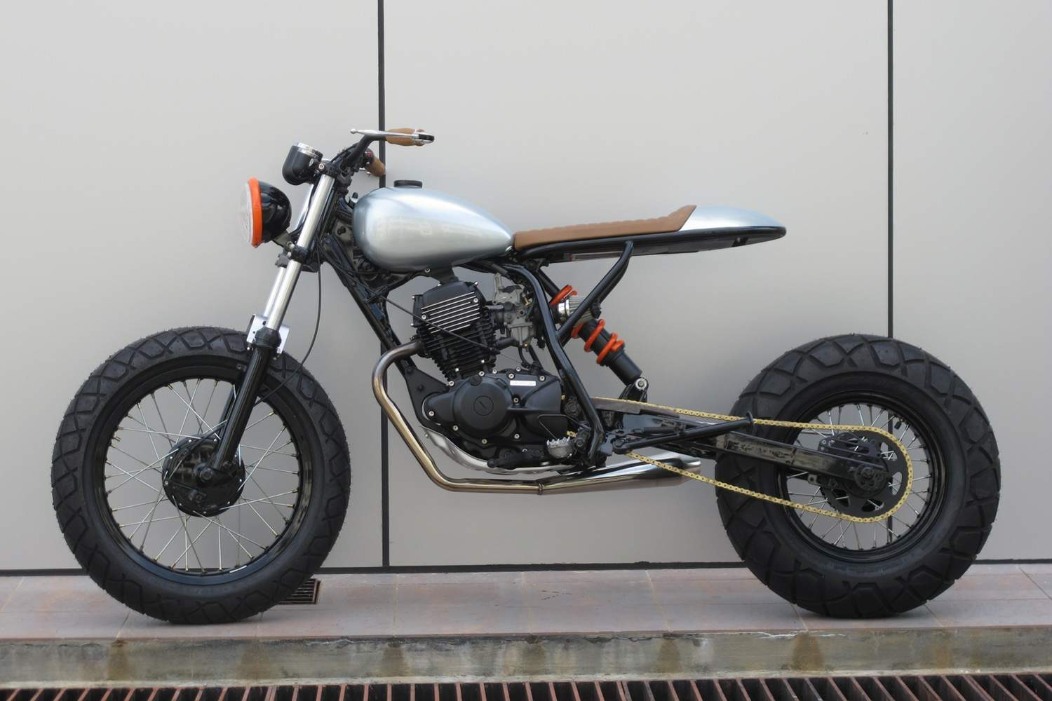 Yamaha TW200 Scrambler by Sean SpeedShop